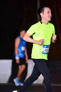 BIB: 402
                            <button type="button" onclick="openModal(20969979)" class="btn btn-primary btn-sm float-right btn-popup" data-toggle="modal" data-target=".modal-high-quality">
                        <i class="fas fa-shopping-cart"></i> Add to Cart
                    </button>
                                            <button type="button" onclick="isThisMe(20969979, true)" class="btn btn-success btn-sm float-right btn-popup btn-isme hidden" data-toggle="tooltip" data-placement="bottom" title="นี่คือรูปของคุณใช่ไหม คลิกที่นี่เพื่อเอาเข้าอัลบั้ม">
                        <i class="fas fa-plus"></i> Add to album
                    </button>
                    <button type="button" onclick="isThisMe(20969979, false)" class="btn btn-warning btn-sm float-right btn-popup btn-isnotme hidden">
                        <i class="fas fa-ban"></i> Remove from album
                    </button>